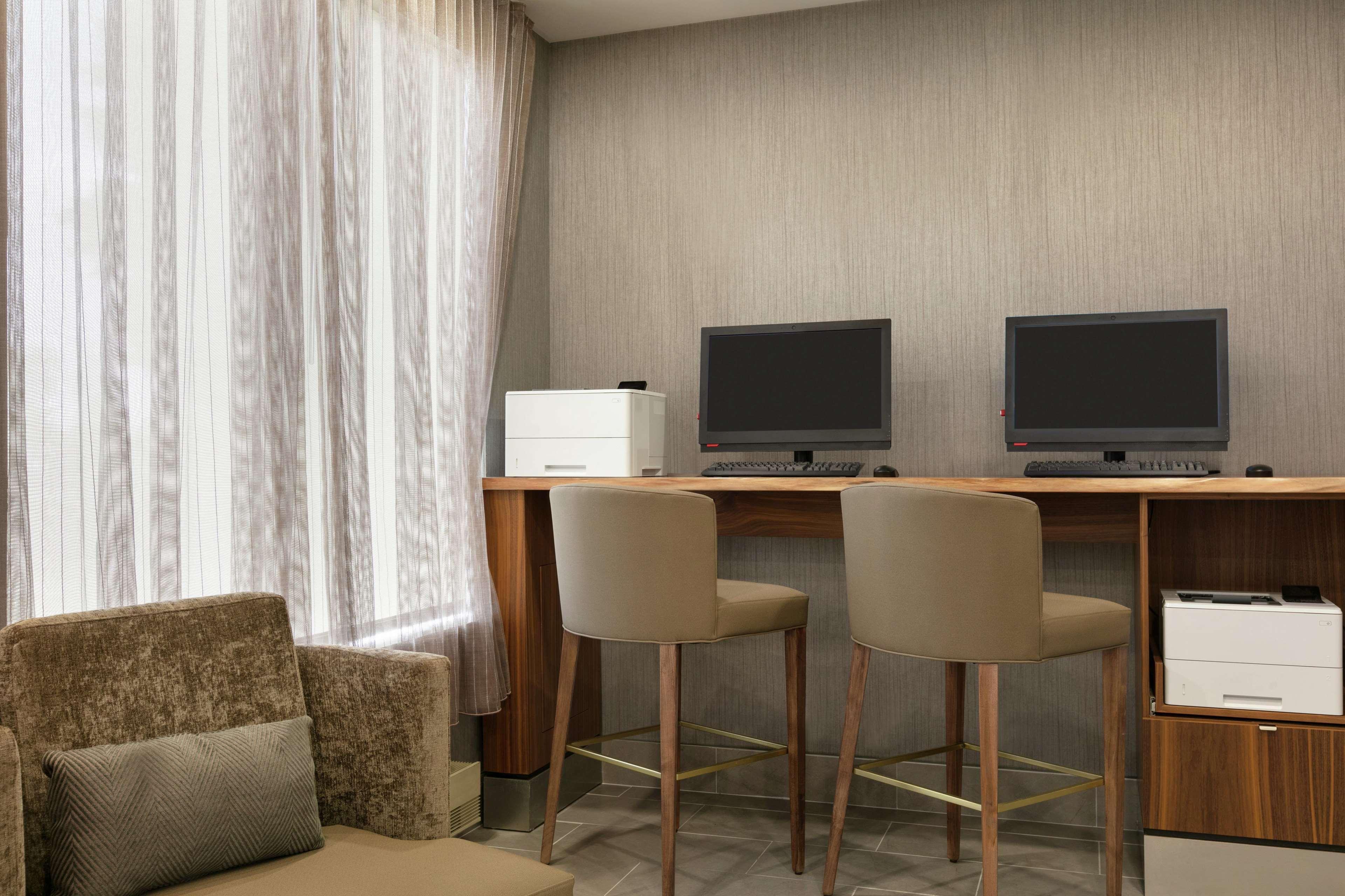 Embassy Suites By Hilton Montreal Airport Pointe-Claire Dış mekan fotoğraf