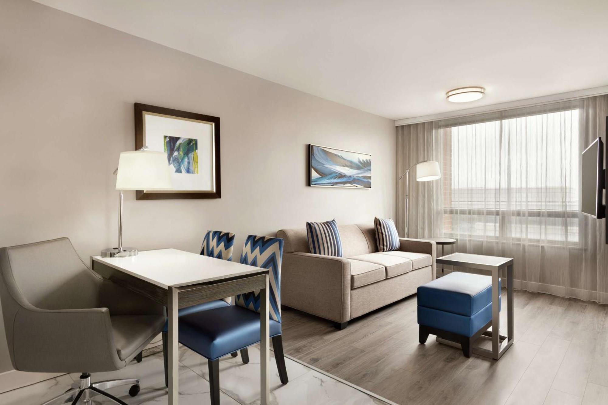 Embassy Suites By Hilton Montreal Airport Pointe-Claire Dış mekan fotoğraf