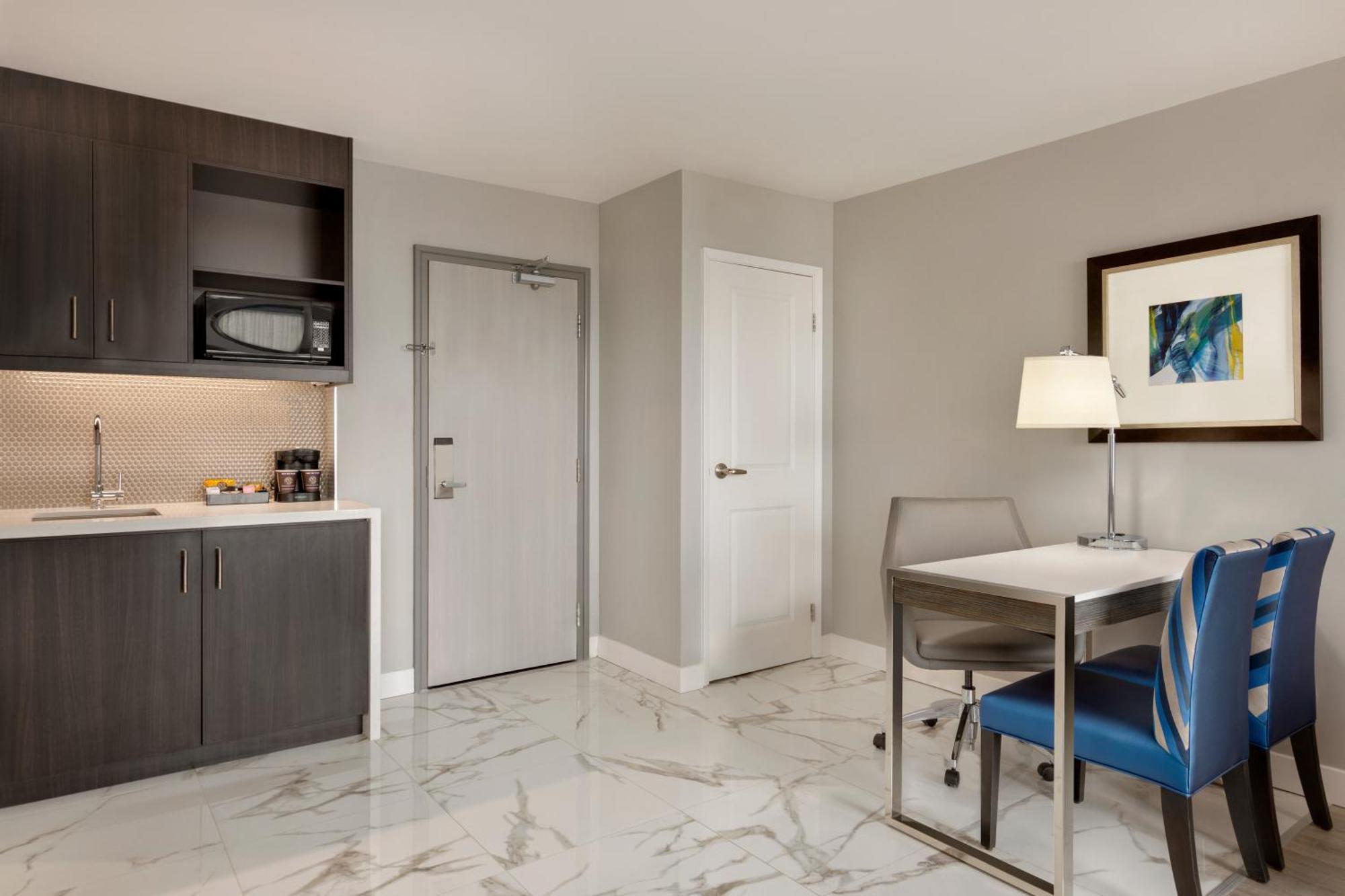 Embassy Suites By Hilton Montreal Airport Pointe-Claire Dış mekan fotoğraf