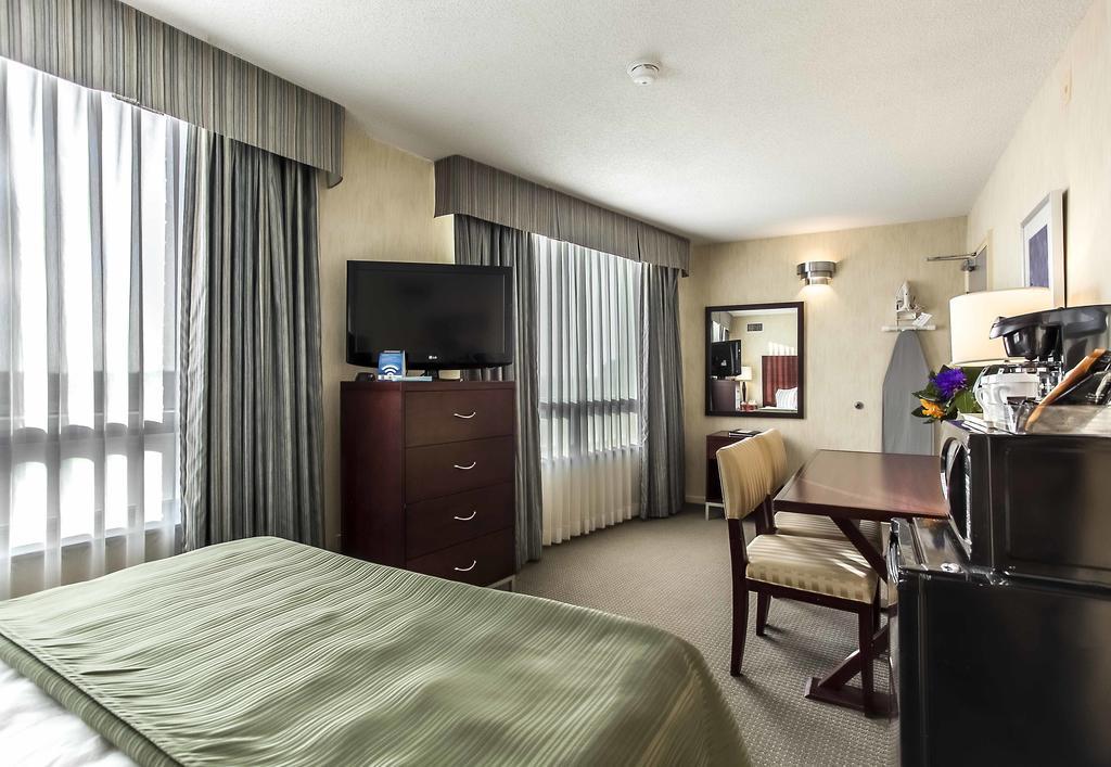 Embassy Suites By Hilton Montreal Airport Pointe-Claire Dış mekan fotoğraf