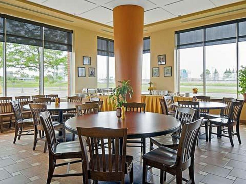Embassy Suites By Hilton Montreal Airport Pointe-Claire Dış mekan fotoğraf