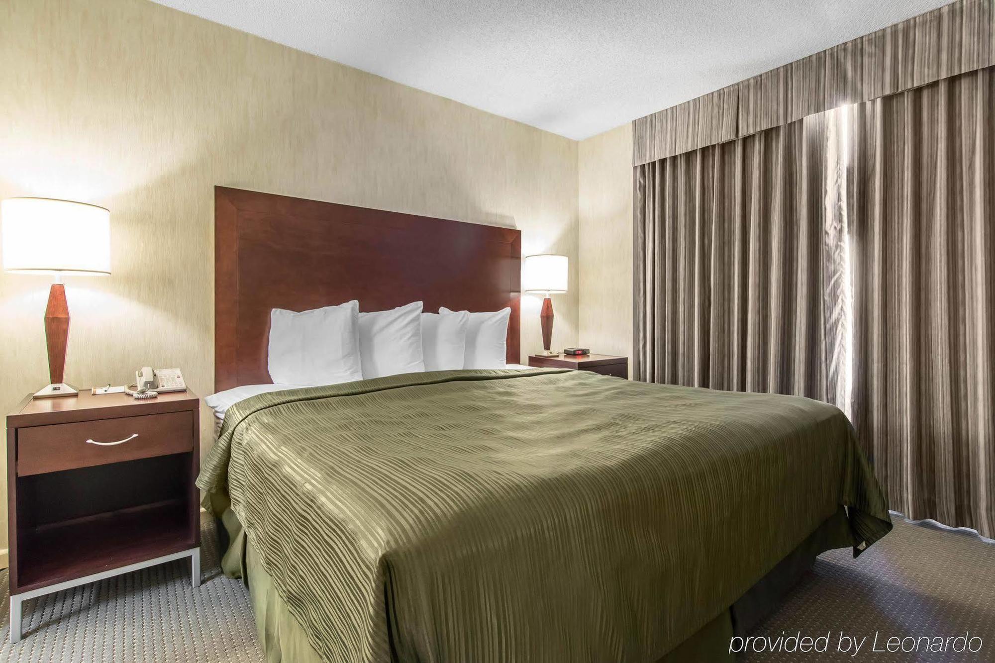 Embassy Suites By Hilton Montreal Airport Pointe-Claire Dış mekan fotoğraf