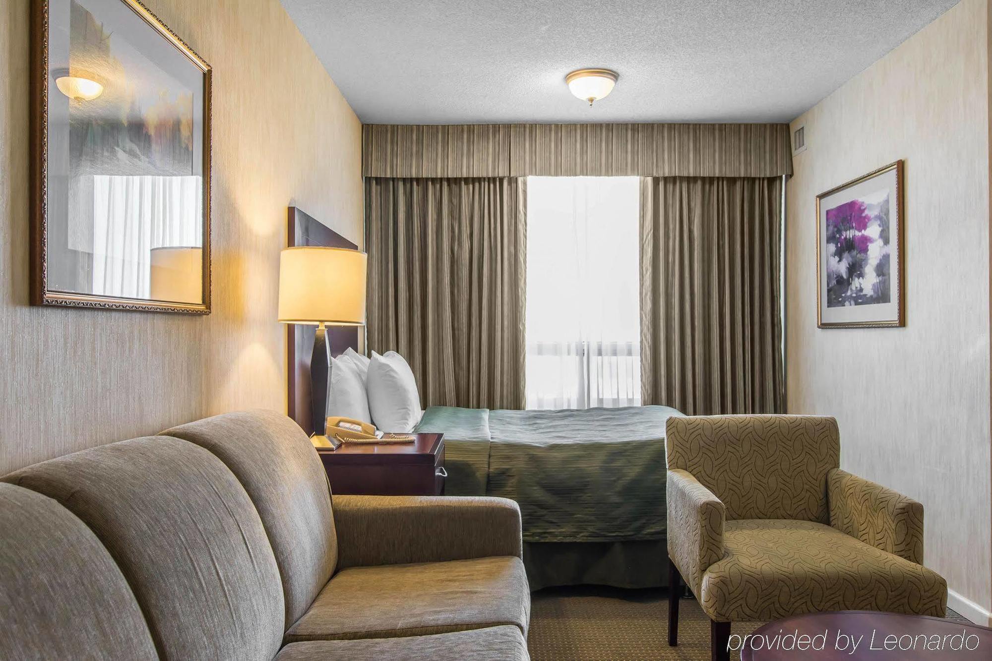 Embassy Suites By Hilton Montreal Airport Pointe-Claire Dış mekan fotoğraf