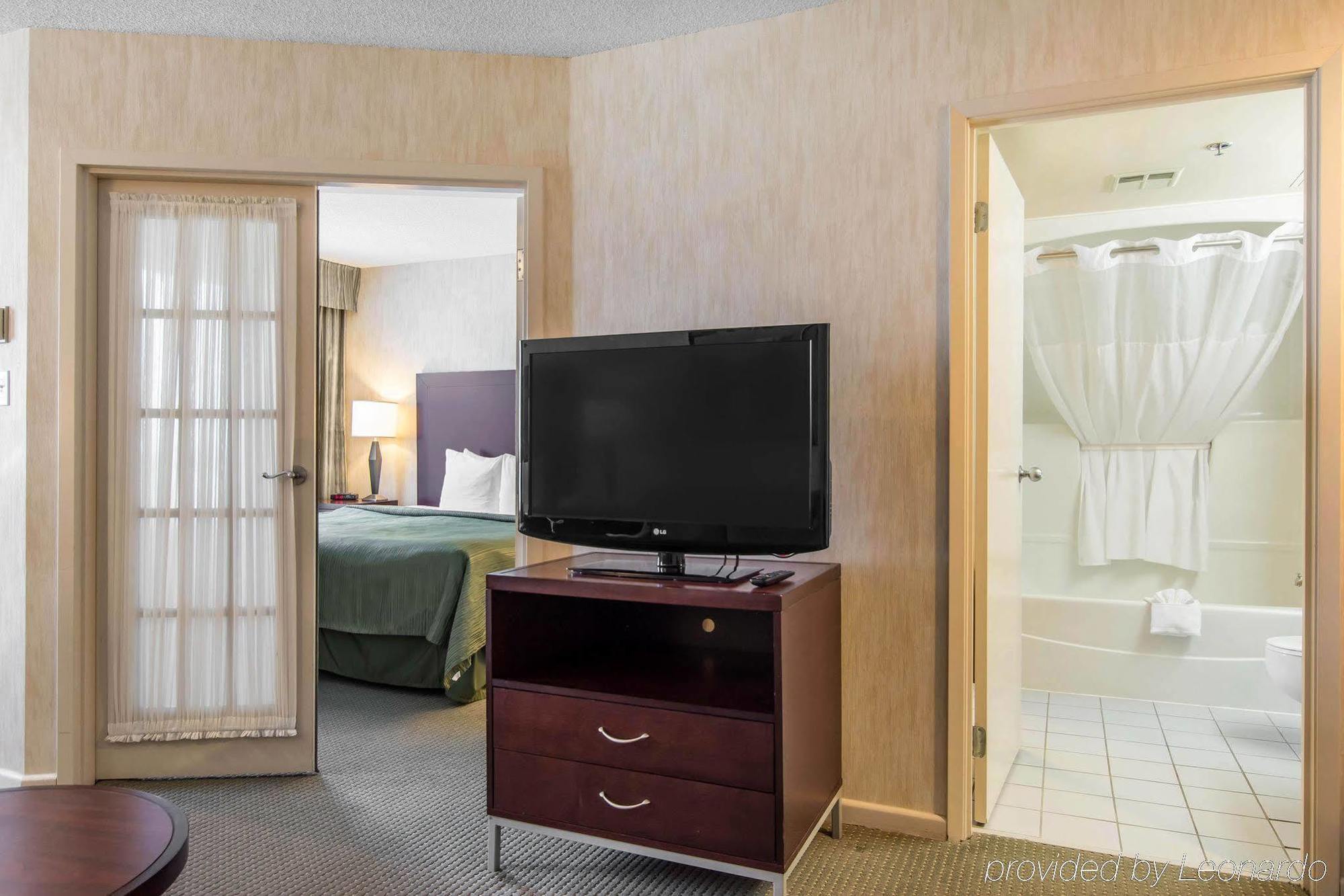 Embassy Suites By Hilton Montreal Airport Pointe-Claire Dış mekan fotoğraf
