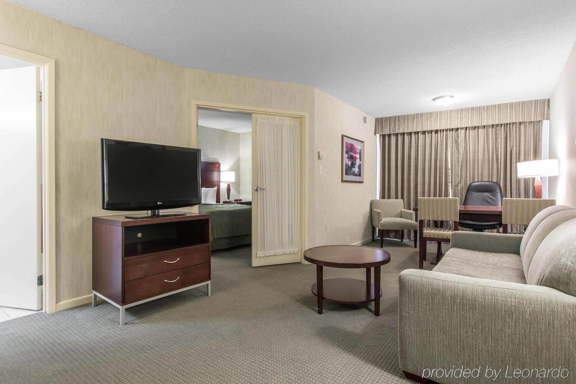 Embassy Suites By Hilton Montreal Airport Pointe-Claire Dış mekan fotoğraf